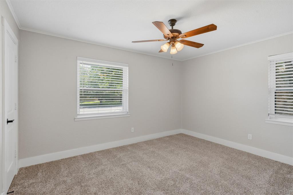 332 S Sealy Avenue Property Photo 18