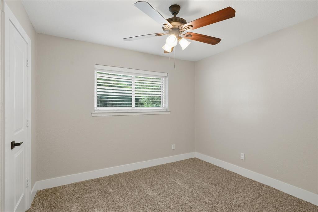 332 S Sealy Avenue Property Photo 25