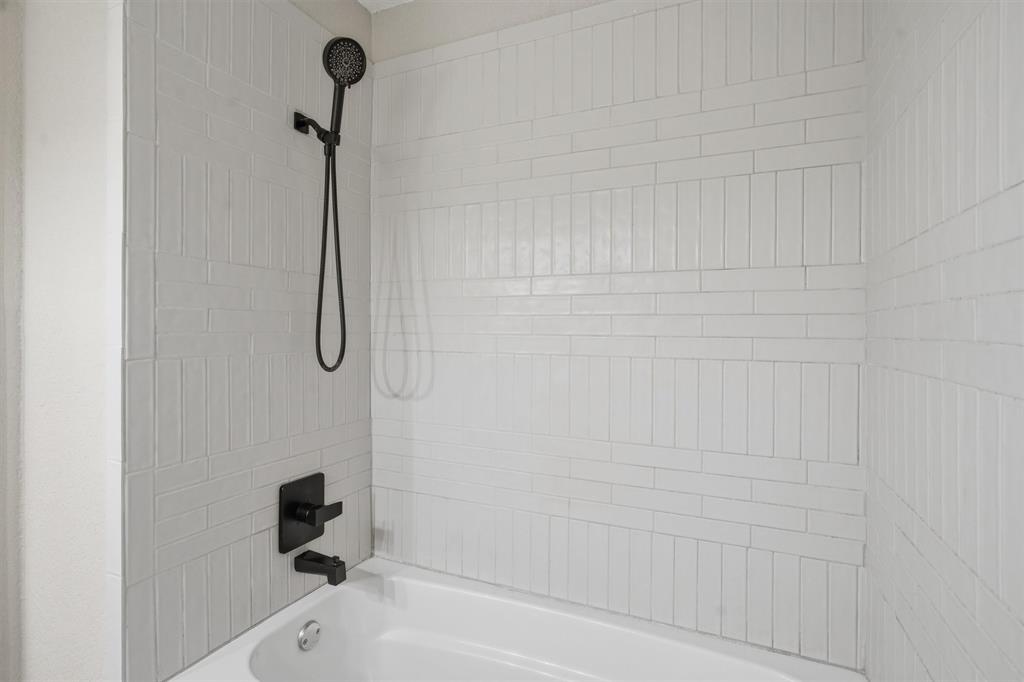 332 S Sealy Avenue Property Photo 27