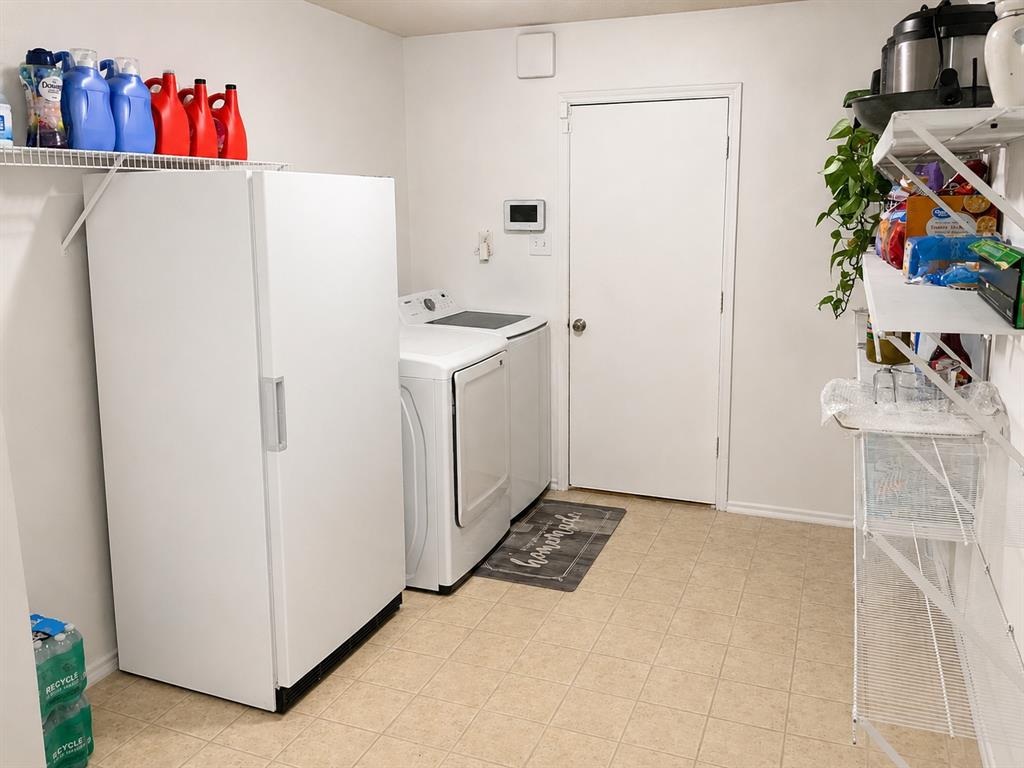305 Daisy Lane Property Photo 12