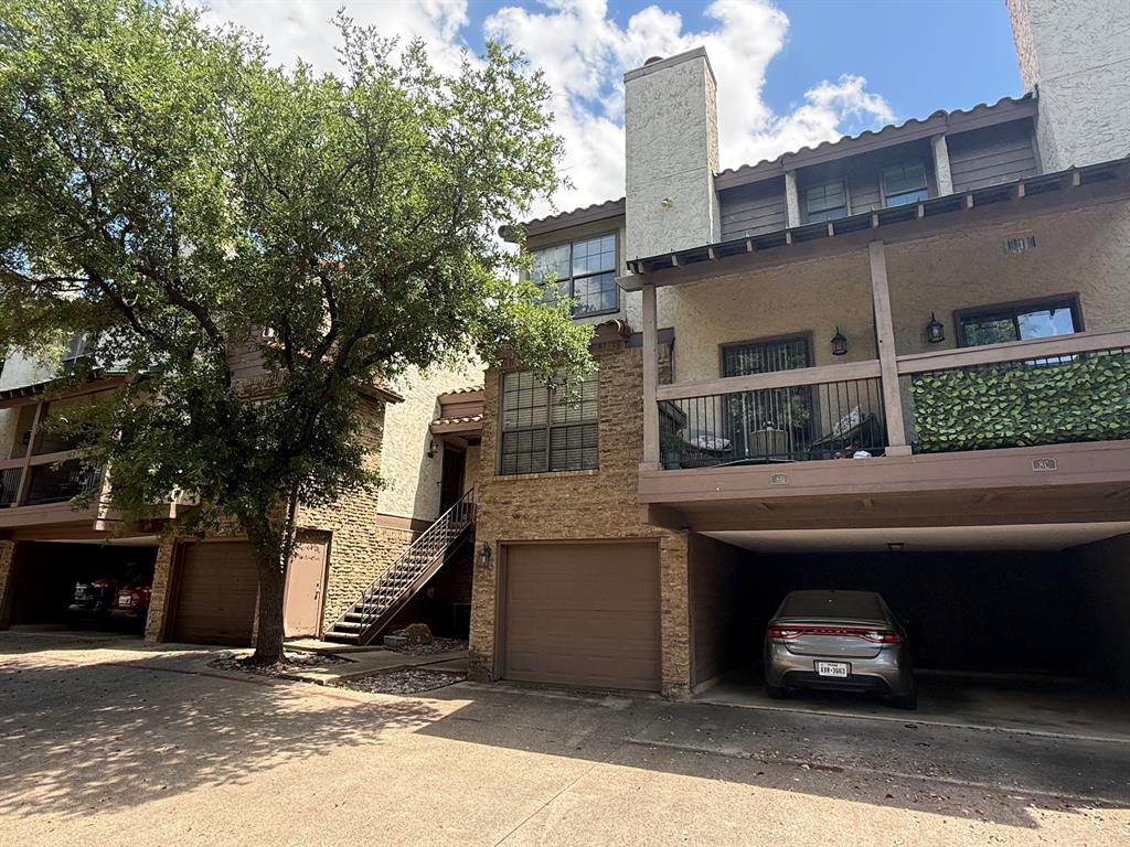 336 Melrose Drive 8A Property Photo 1