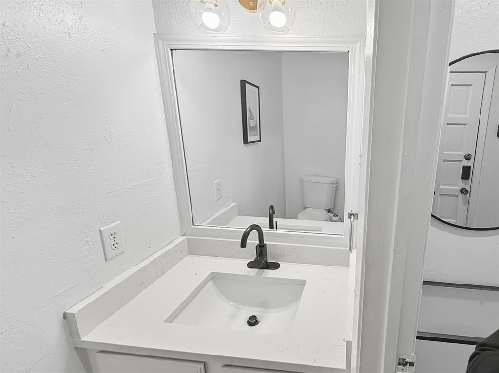 336 Melrose Drive 8a Property Photo 6