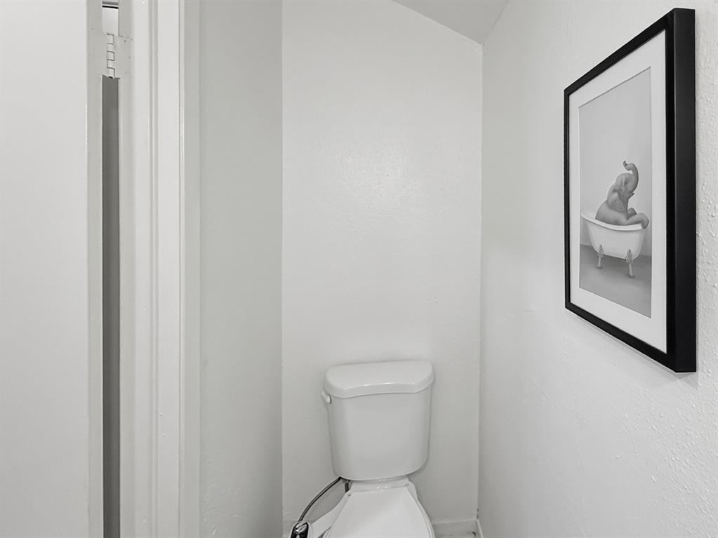 336 Melrose Drive 8a Property Photo 7