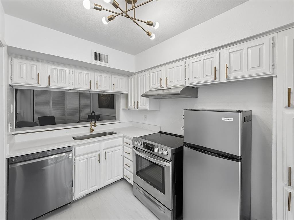 336 Melrose Drive 8a Property Photo 10