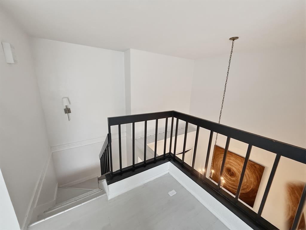 336 Melrose Drive 8a Property Photo 15