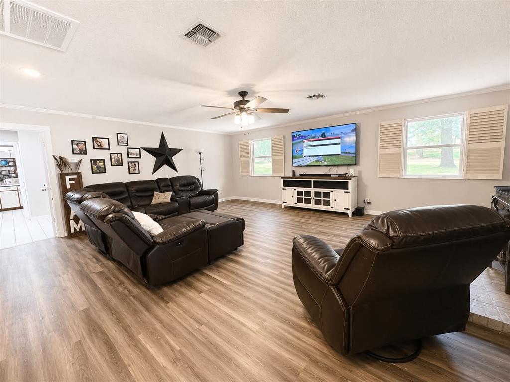 7761 Fm 2494 Property Photo 10