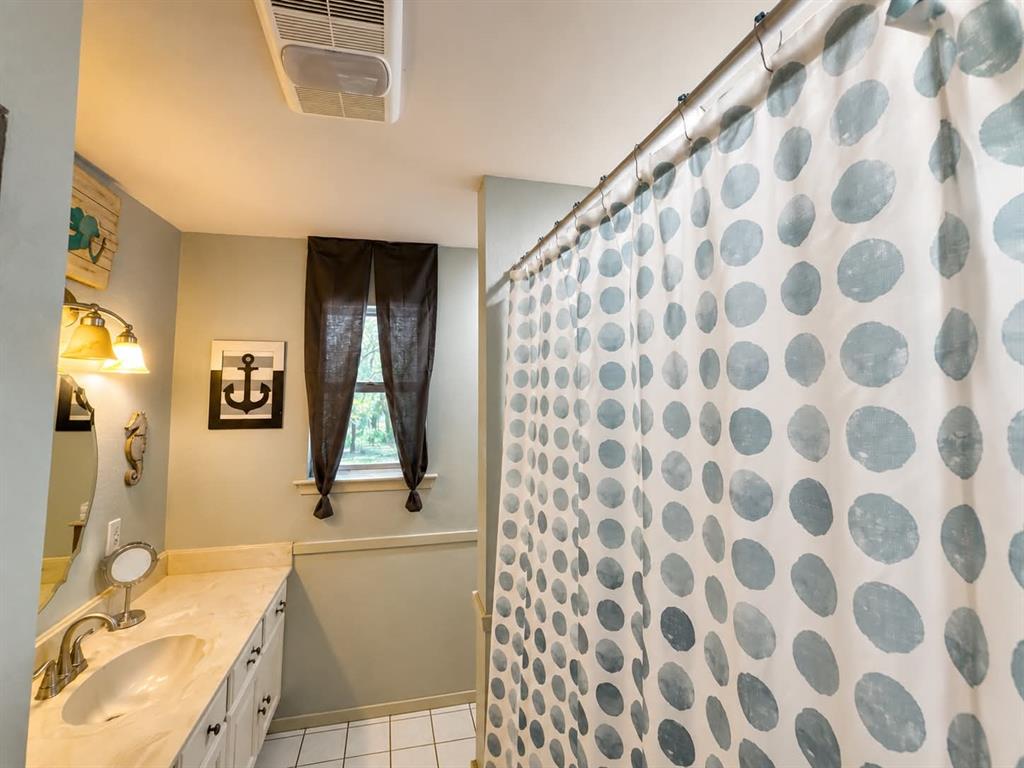 7761 Fm 2494 Property Photo 17