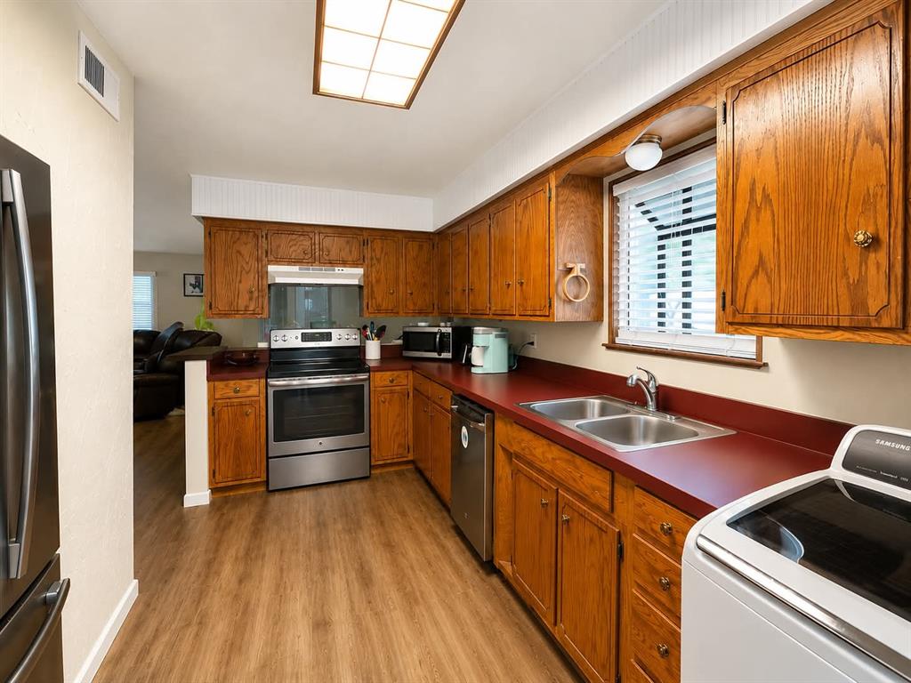 154 Harbor Drive Property Photo 4