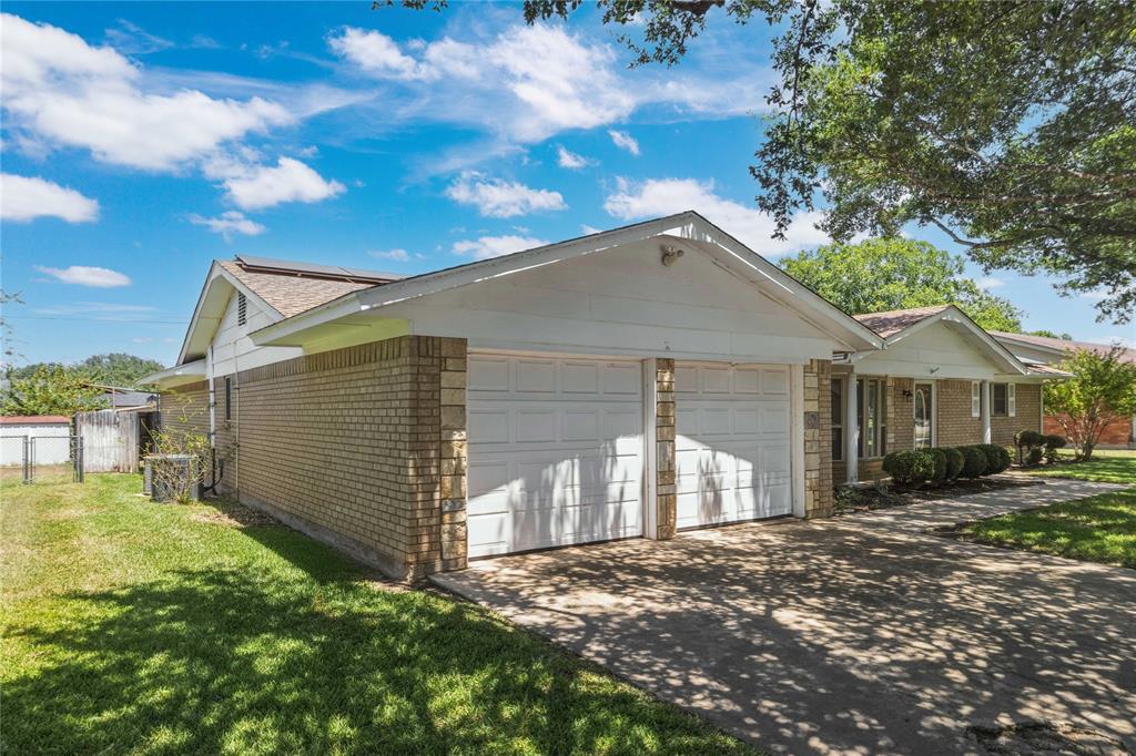 4304 9th Street Property Photo 4