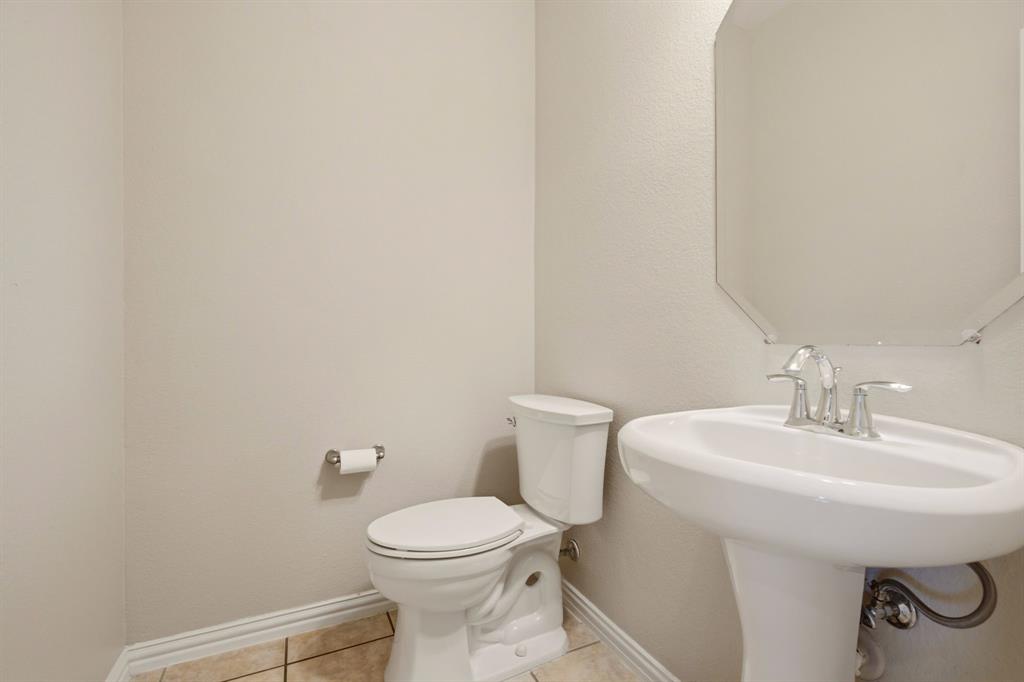 703 Chestnut Hill Drive Property Photo 14