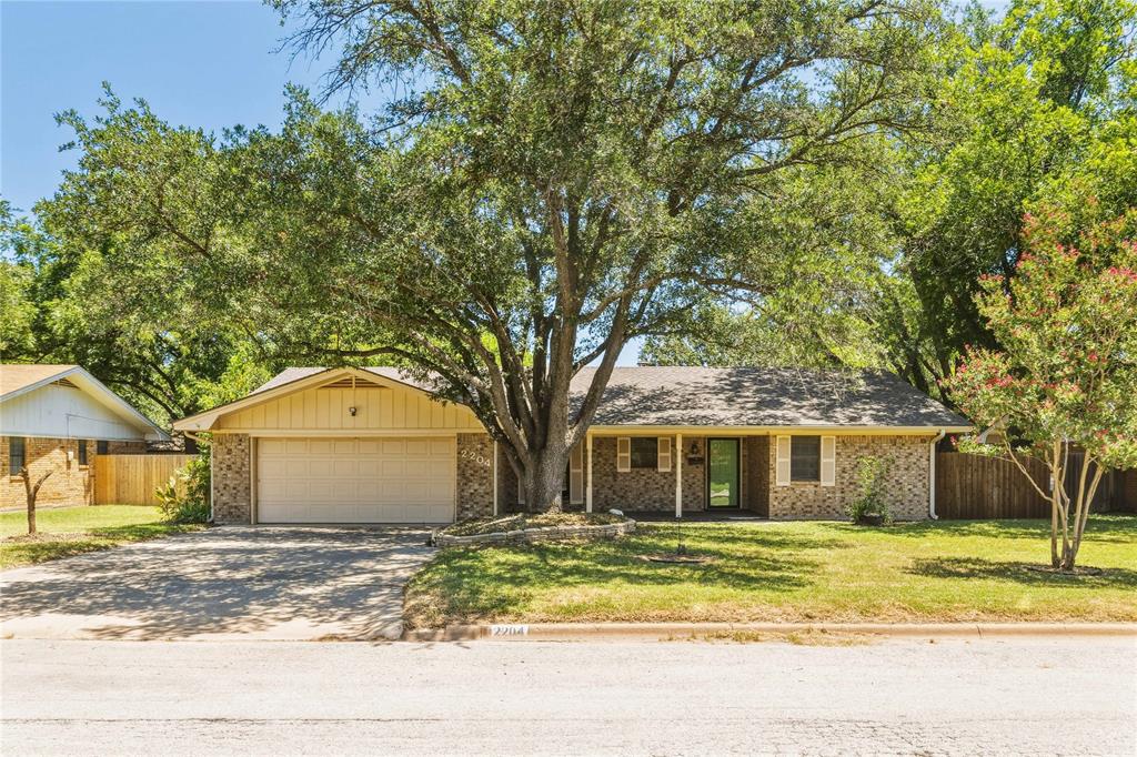 2204 10th Street Property Photo 1