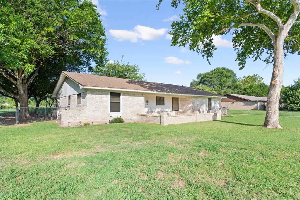 108 Towne West Drive Property Photo 2