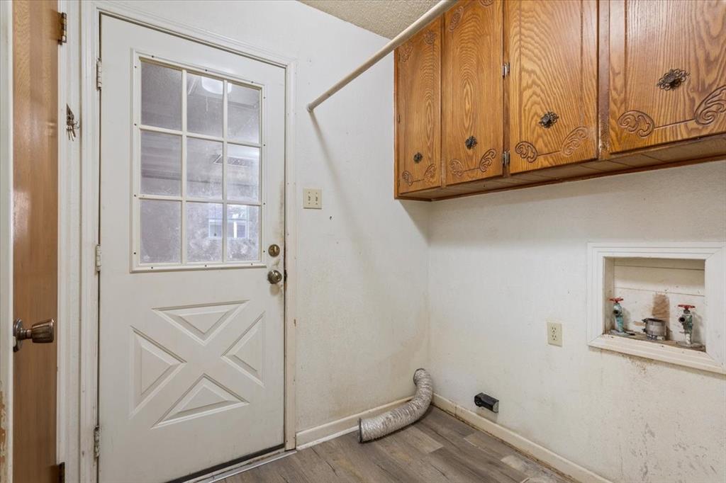108 Towne West Drive Property Photo 9