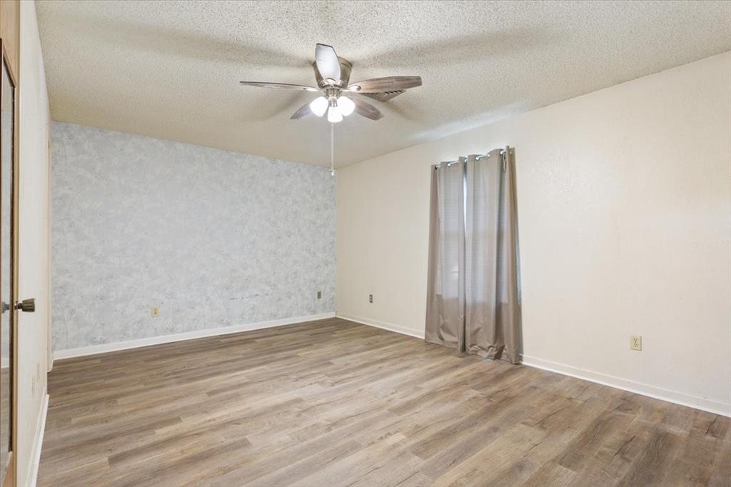 108 Towne West Drive Property Photo 10