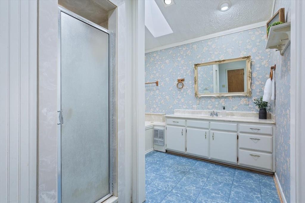 108 Towne West Drive Property Photo 11