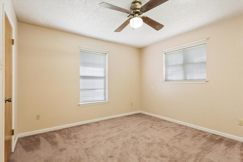 108 Towne West Drive Property Photo 14