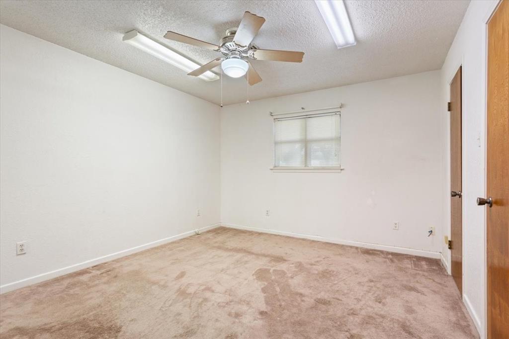 108 Towne West Drive Property Photo 15