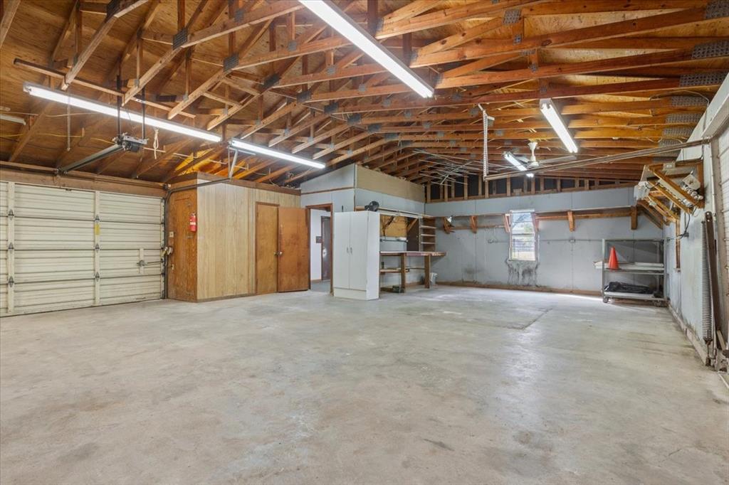 108 Towne West Drive Property Photo 24