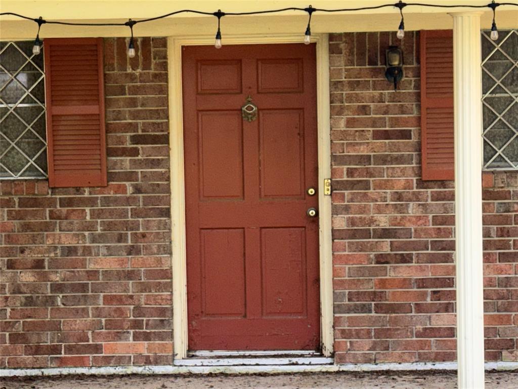 1634 Binning Road Property Photo 3