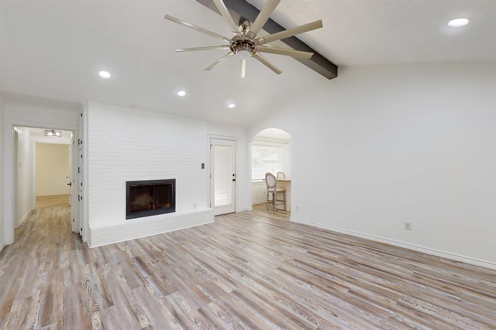 1817 Laura Lane Property Photo 4