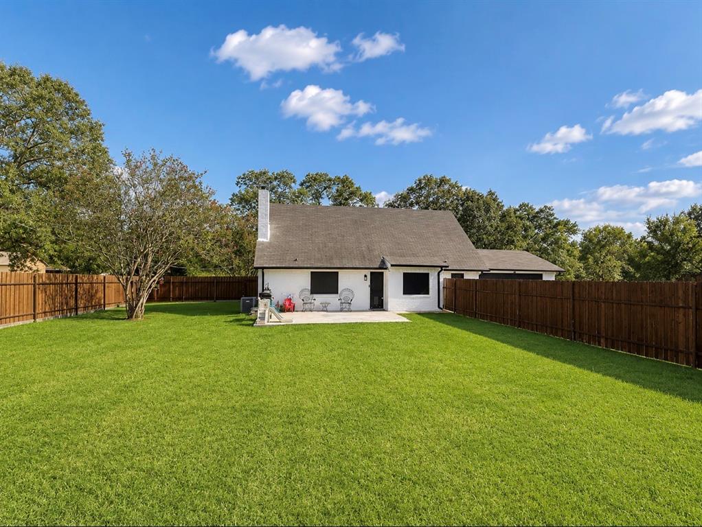 519 Clearwater Road Property Photo 3