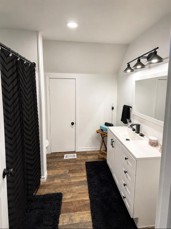 519 Clearwater Road Property Photo 13
