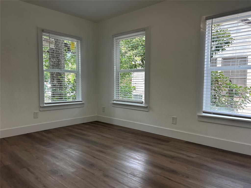 600 E Robert Street Property Photo 5