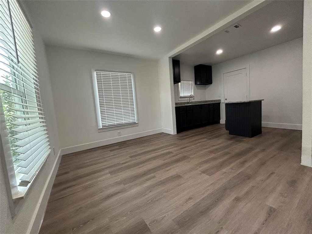 600 E Robert Street Property Photo 7