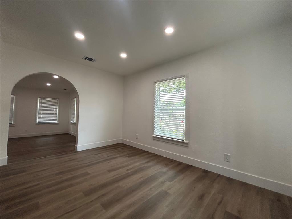 600 E Robert Street Property Photo 10