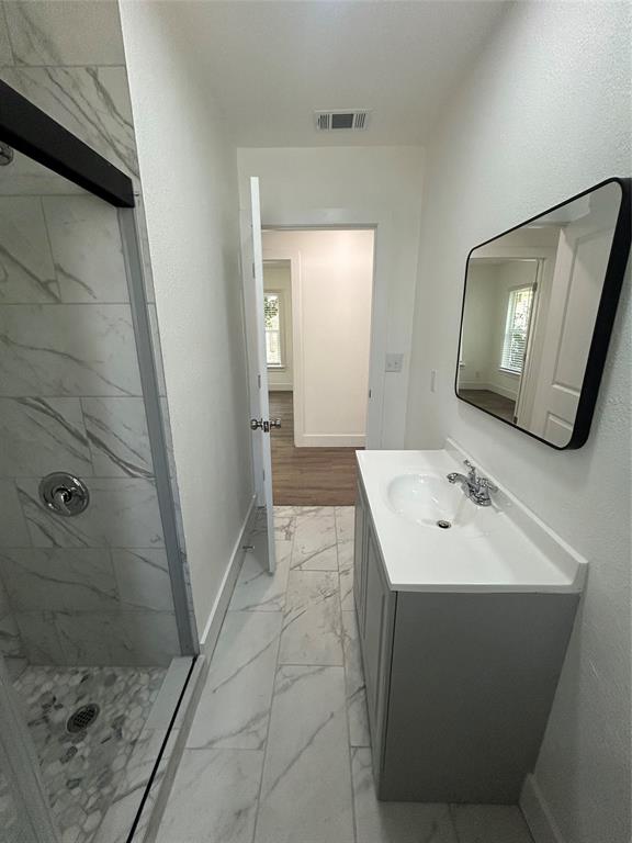 600 E Robert Street Property Photo 11