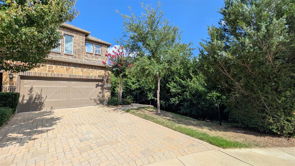 6300 Hermosa Drive Property Photo 2