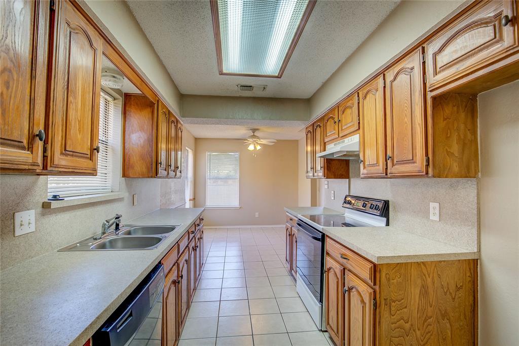 7724 Pebblebrook Drive Property Photo 12