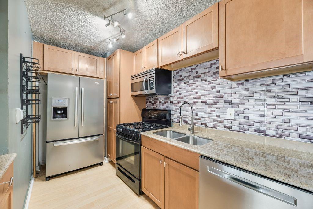 3883 Turtle Creek Boulevard 1408 Property Photo 3