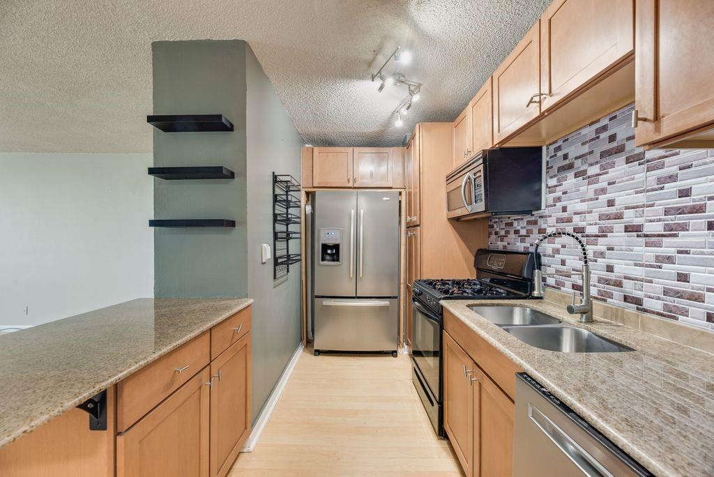 3883 Turtle Creek Boulevard 1408 Property Photo 4