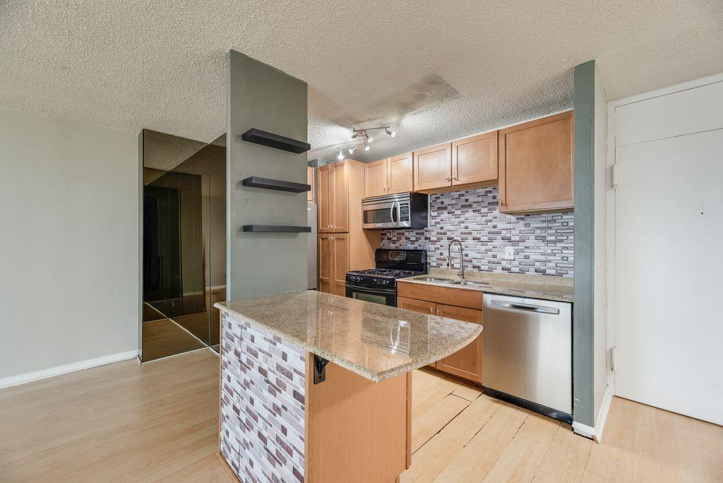 3883 Turtle Creek Boulevard 1408 Property Photo 6