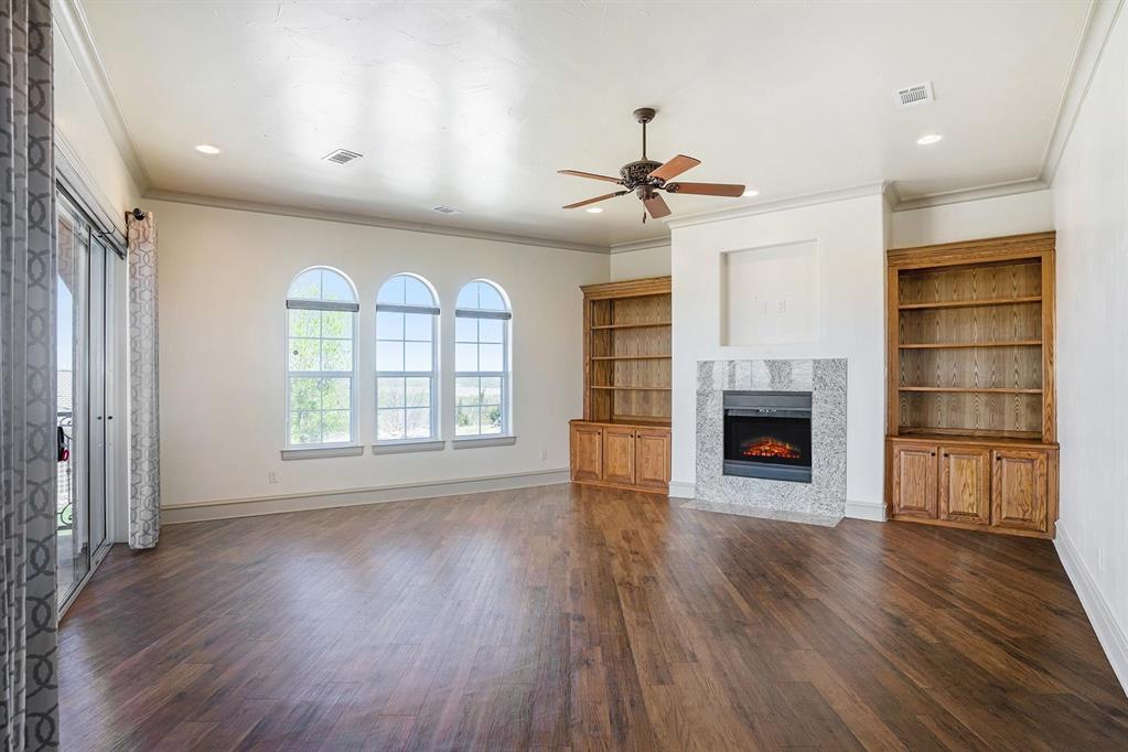 7713 Lakeview Circle Property Photo 4