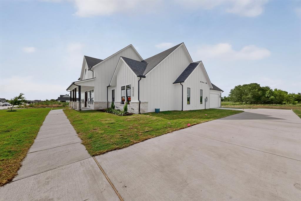 5330 Sunset Road Property Photo 4