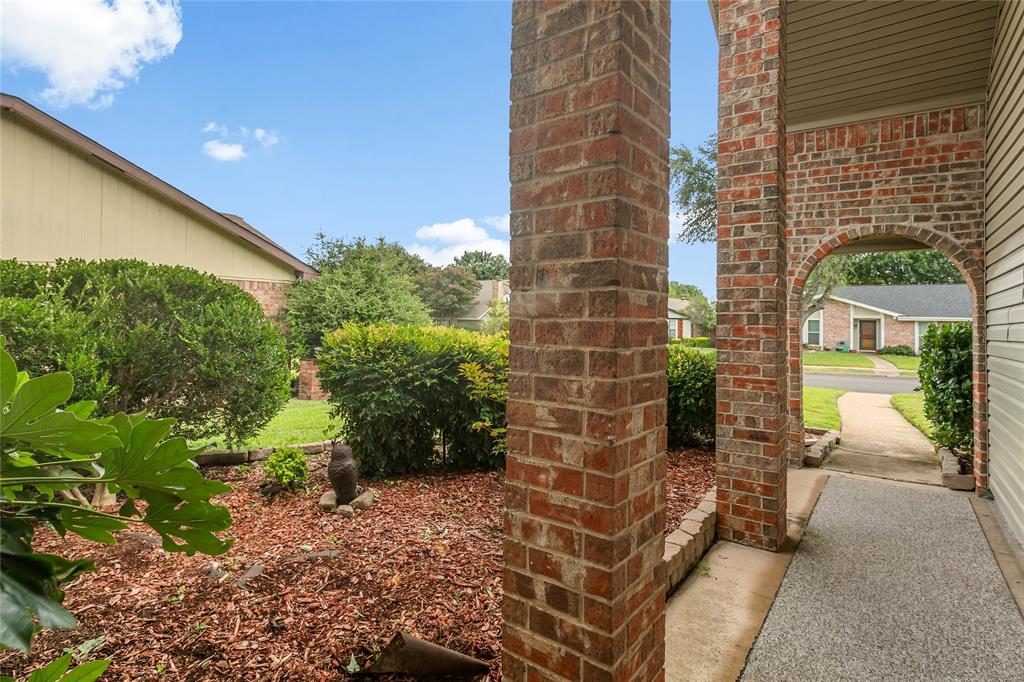 3302 Ivanhoe Lane Property Photo 2
