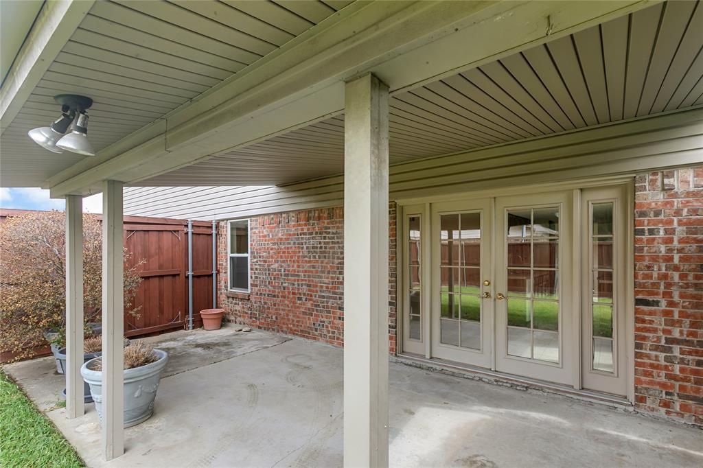 3302 Ivanhoe Lane Property Photo 5