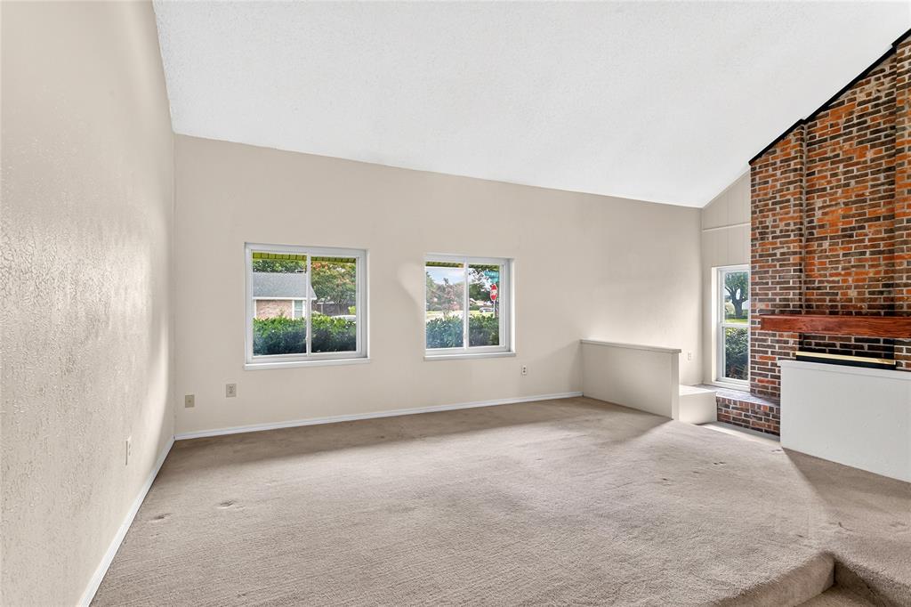 3302 Ivanhoe Lane Property Photo 7