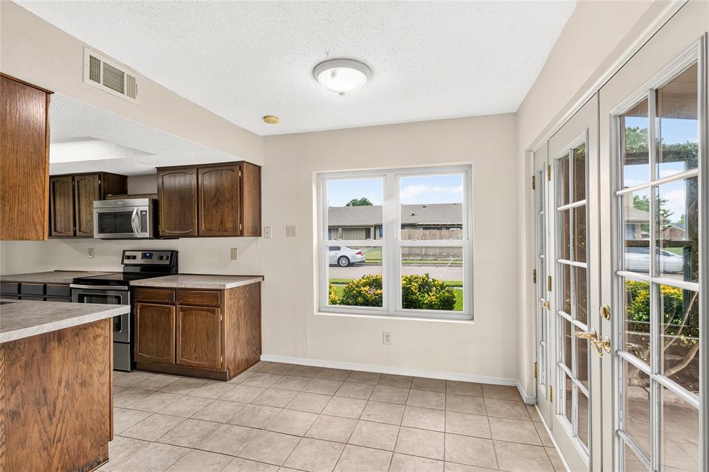 3302 Ivanhoe Lane Property Photo 15