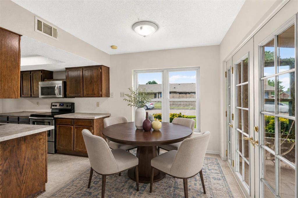 3302 Ivanhoe Lane Property Photo 16