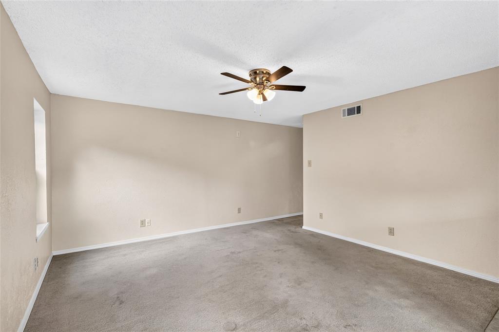 3302 Ivanhoe Lane Property Photo 18