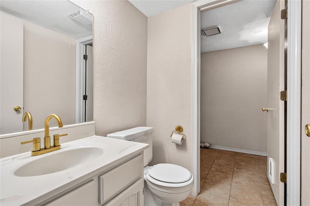 3302 Ivanhoe Lane Property Photo 20