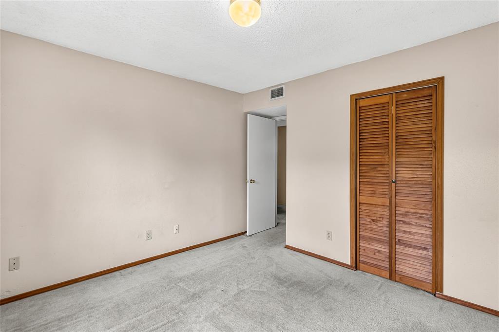 3302 Ivanhoe Lane Property Photo 27