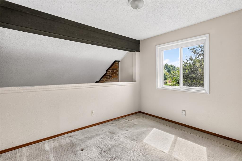 3302 Ivanhoe Lane Property Photo 34