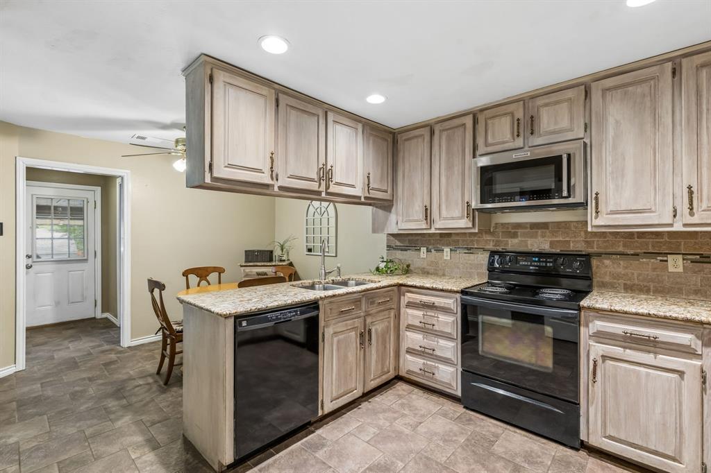 3101 Becky Court Property Photo 8