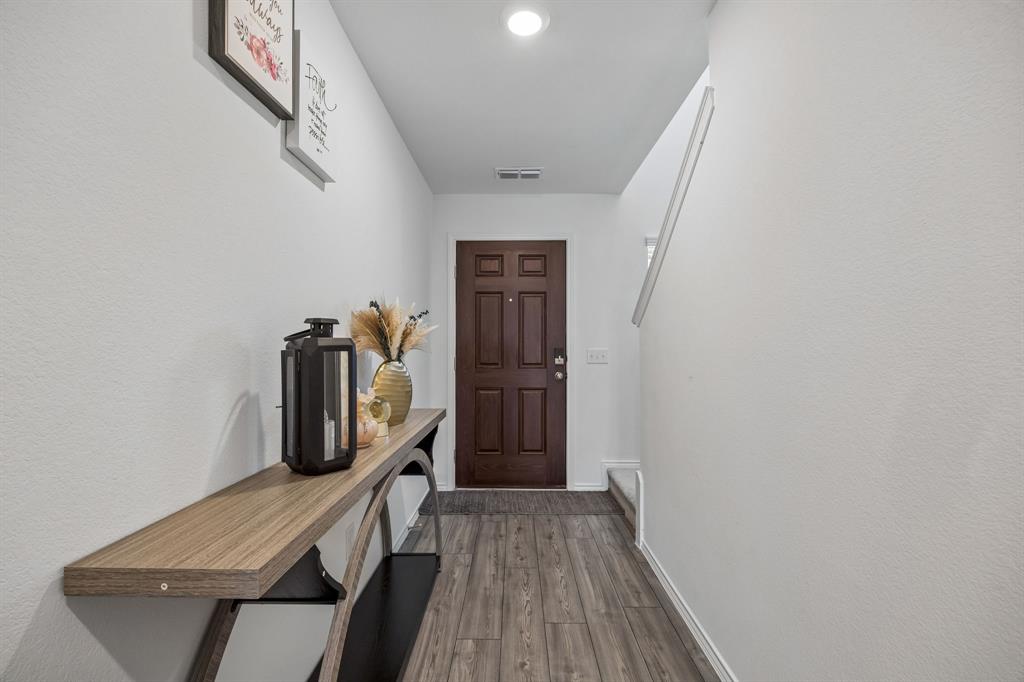 1633 Ackerly Drive Property Photo 3