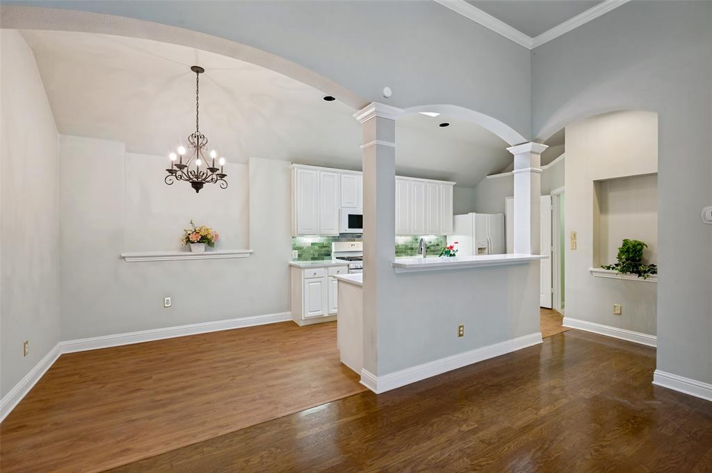 8012 Springmoss Drive Property Photo 10