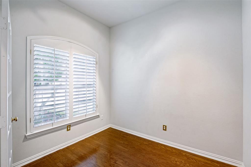 8012 Springmoss Drive Property Photo 20